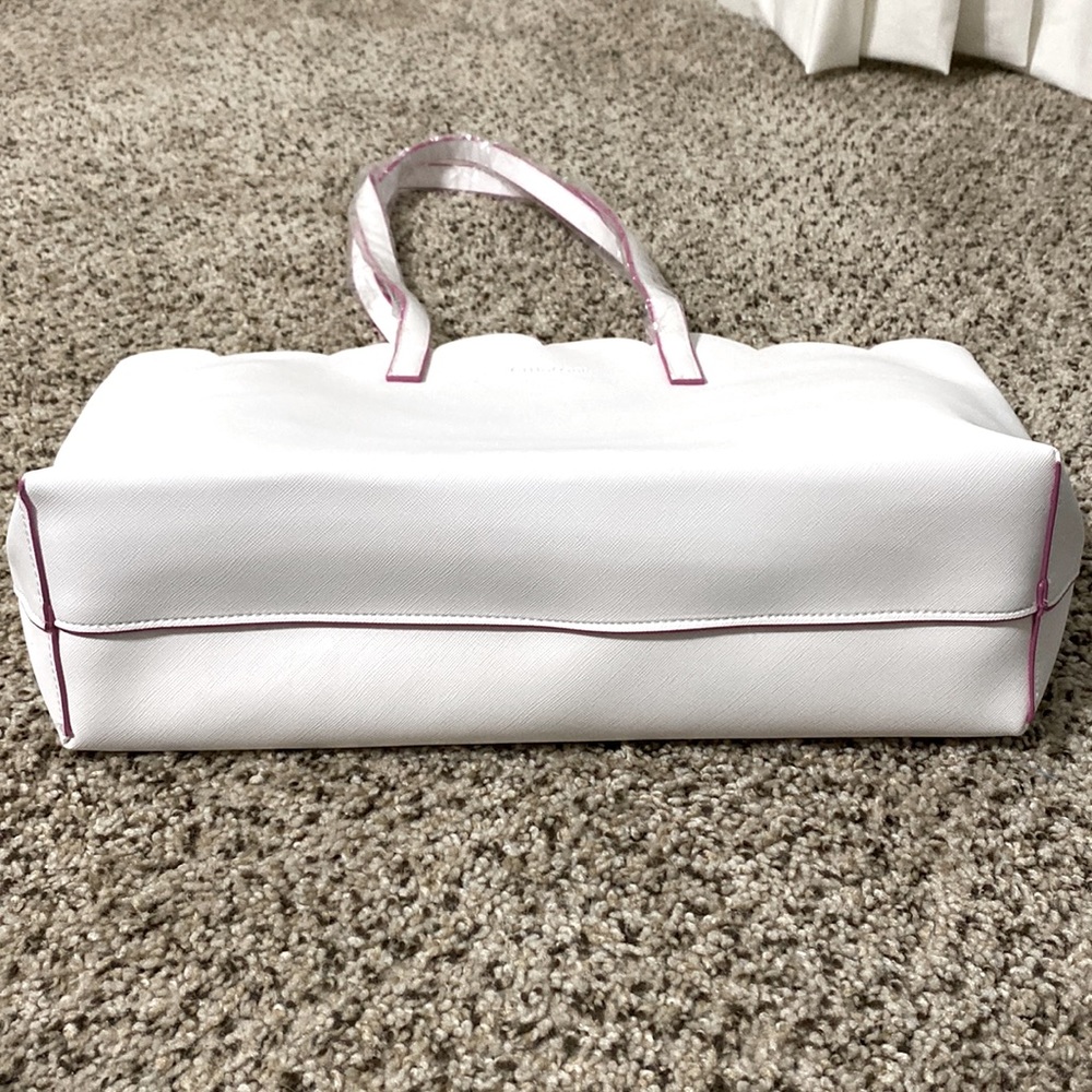 NWOT faux leather tote bag with scallop edging & pink trim - 17” x 11.5” x 4” - Picture 3 of 5